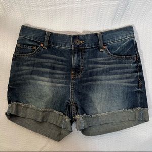 mossimo supply / distressed blue jean shorts